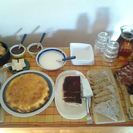 Enchante Bed & Breakfast Allein